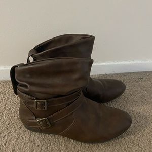 Brown comfortable ankle boots